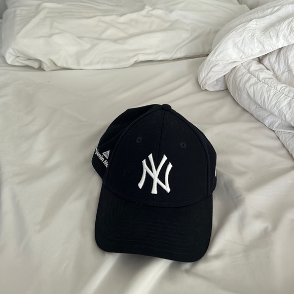 New Era Yankees Strap hat folded brim - Picture 1 of 5
